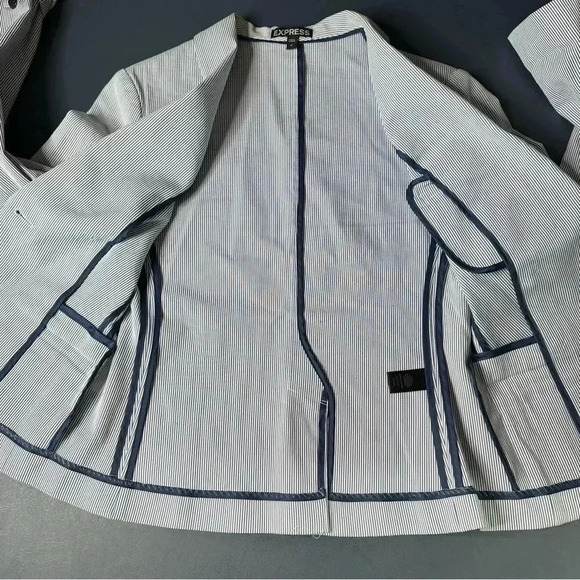 Express Womens Striped Jacket Blazer 0 Blue White Faux Pockets Collared Unlined - Picture 8 of 13